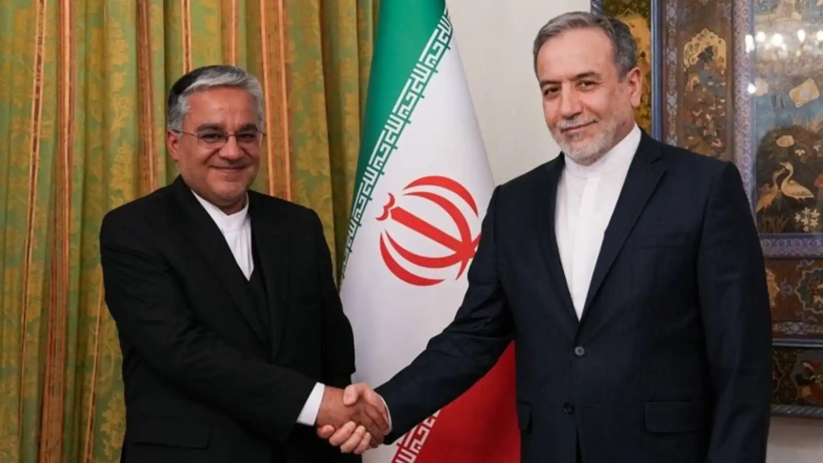 إيران تعين مسؤولا جديدا لرعاية مصالحها في مصر