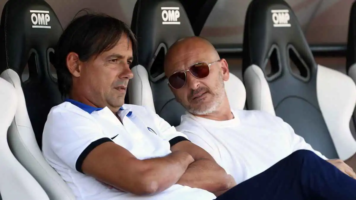 المدير الرياضي لإنتر ميلان يكشف موقفه من عرض الهلال السعودي الضخم