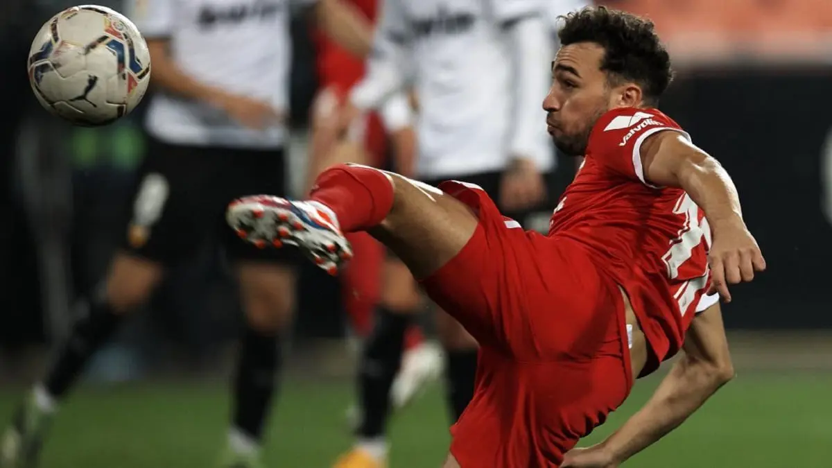 بإمكانه تمثيل منتخب المغرب.. الفيفا يعلن رسميًا تغيير "الجنسية الرياضية" لمنير الحدادي