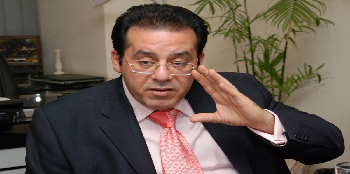 فضيحة أيمن نور تثير جدلًا واسعًا في مصر.. وتهز قناة "الشرق"