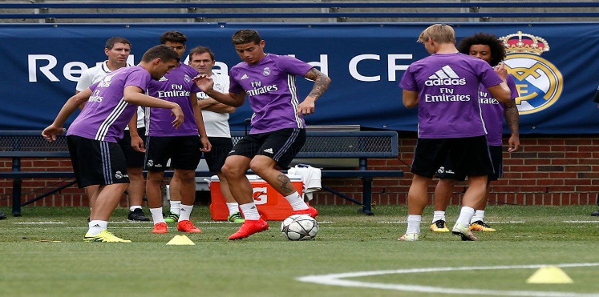 زيدان يبقي باب ريال مدريد مفتوحًا لتعاقدات جديدة