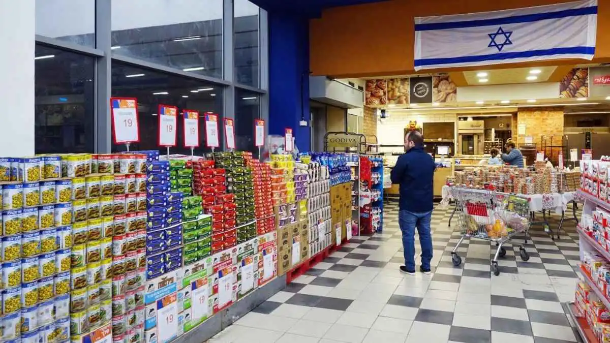 الحرب تفرض على الإسرائيليين ارتفاع نفقات الأدوية والخبز واللحوم