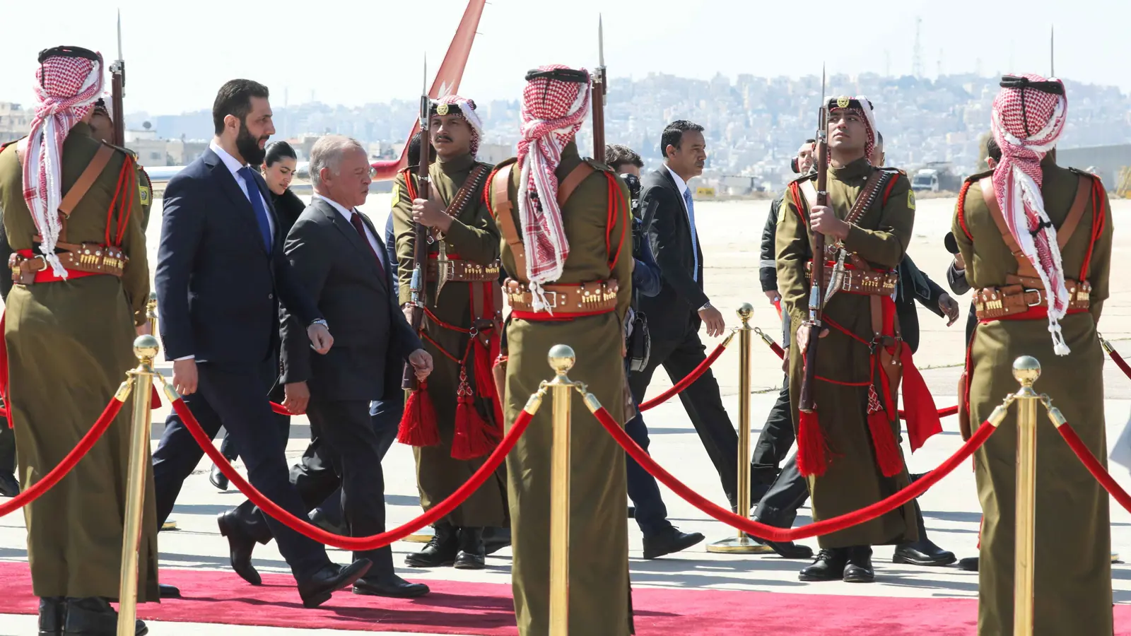 خاص- سوريا تطلب من الأردن المساعدة لوقف "فوضى السلاح" ودعوات الانفصال