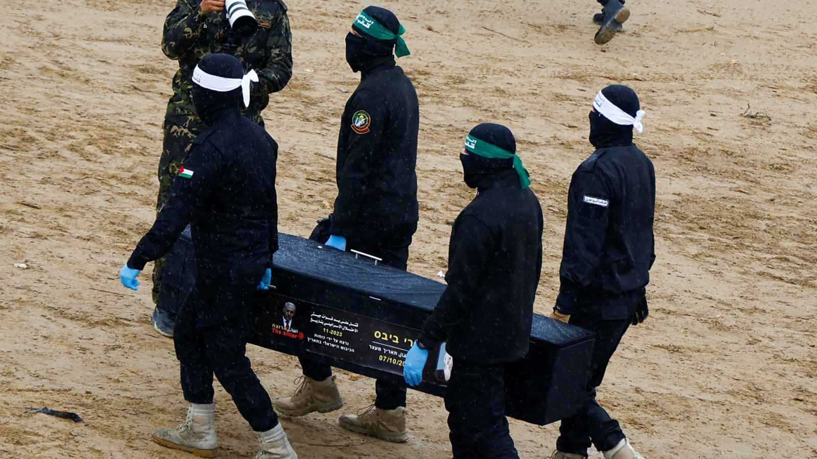 إعلام عبري: إسرائيل تفرض عقوبات على حماس بسبب "جثث الرهائن"