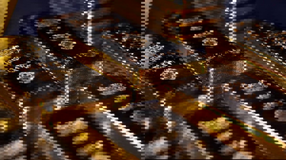 الذهب يرتفع بفعل هبوط الدولار وآمال التحفيز الأمريكي‎