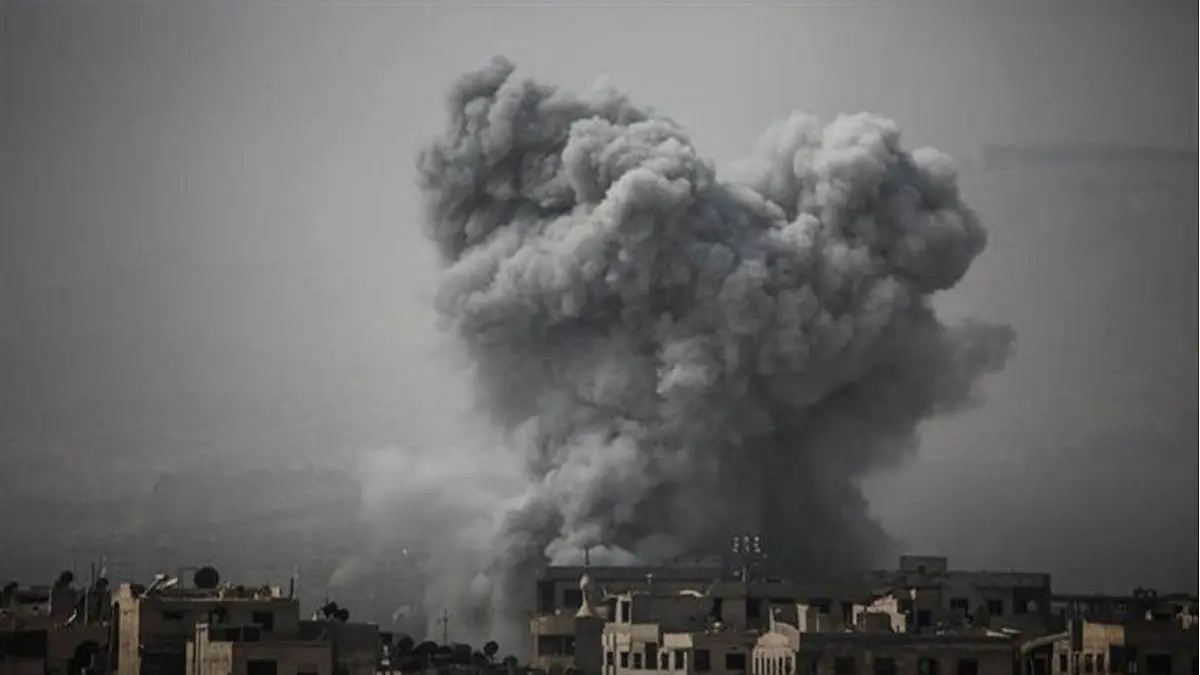 طيران مجهول يقصف موقعًا إيرانيًا في "البوكمال" السورية