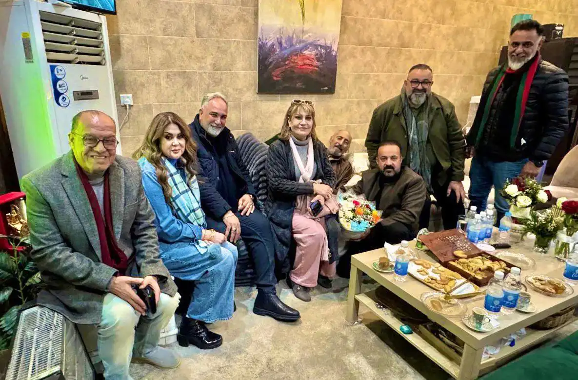 أعضاء النقابة في زيارة للفنان الخالدي