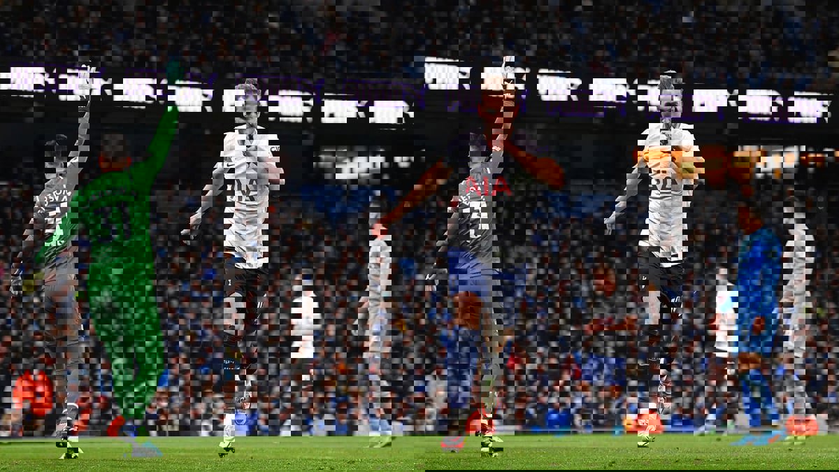 ترتيب الدوري الإنجليزي.. توتنهام يوقف قطار انتصارات مانشستر سيتي.. وليفربول يسقط نوريتش