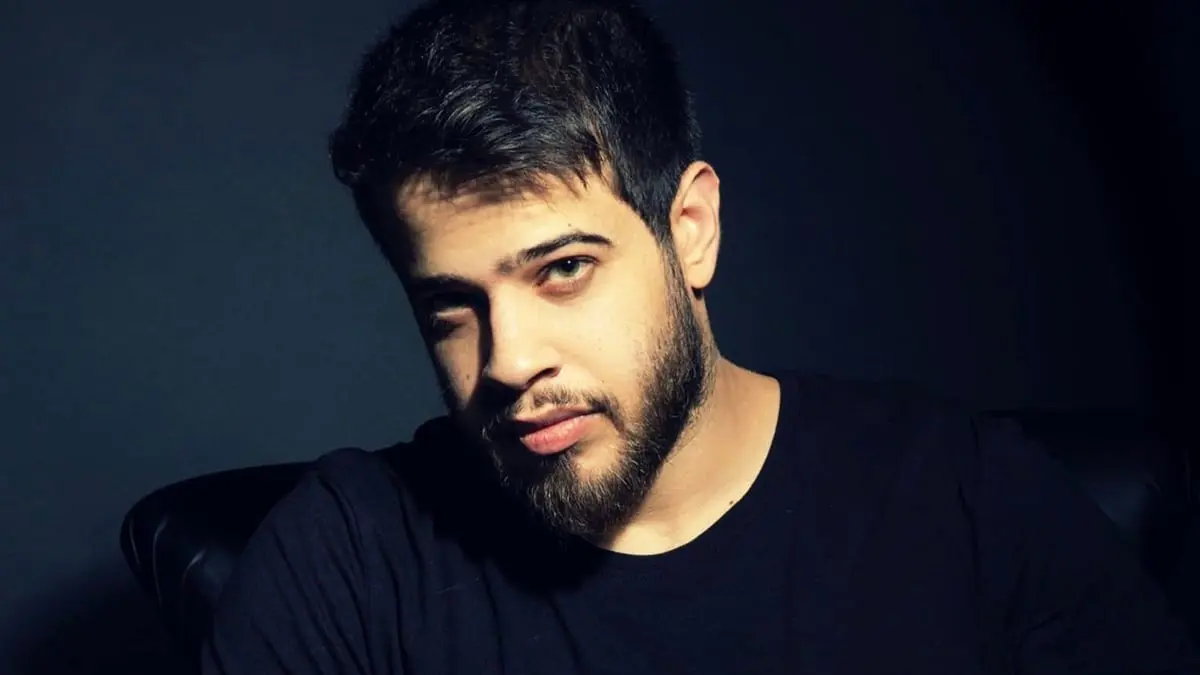 الفنان الأردني أدهم النابلسي يعتزل الغناء "إرضاءً لله" (فيديو)