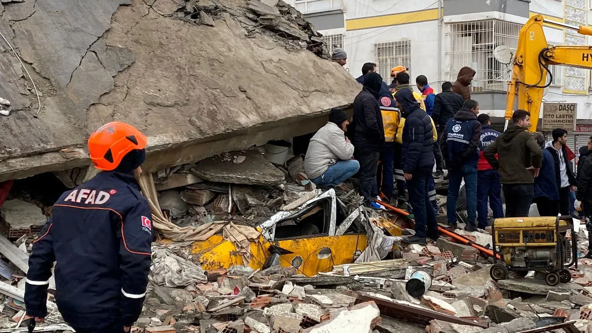 صحف عالمية: جهود إنقاذ "يائسة" في تركيا وسوريا.. وأزمة داخل الكونغرس الأمريكي