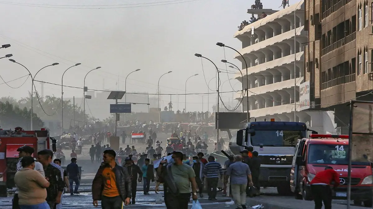 محتجون عراقيون يسيطرون على منطقة جديدة بوسط بغداد