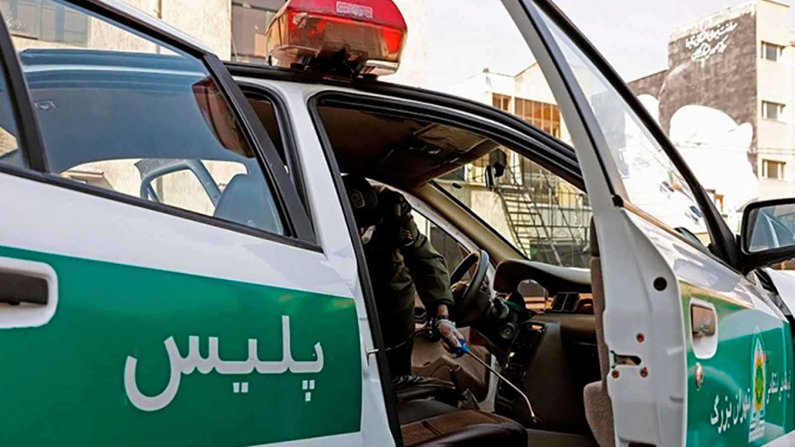 مقتل مدني وإصابة ضابط بهجوم على دورية للشرطة الإيرانية