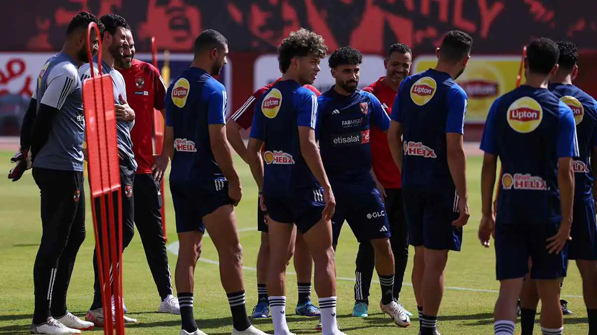 مليونا دولار.. نجم الأهلي يصدم ناديه بمطالب تجديد عقده