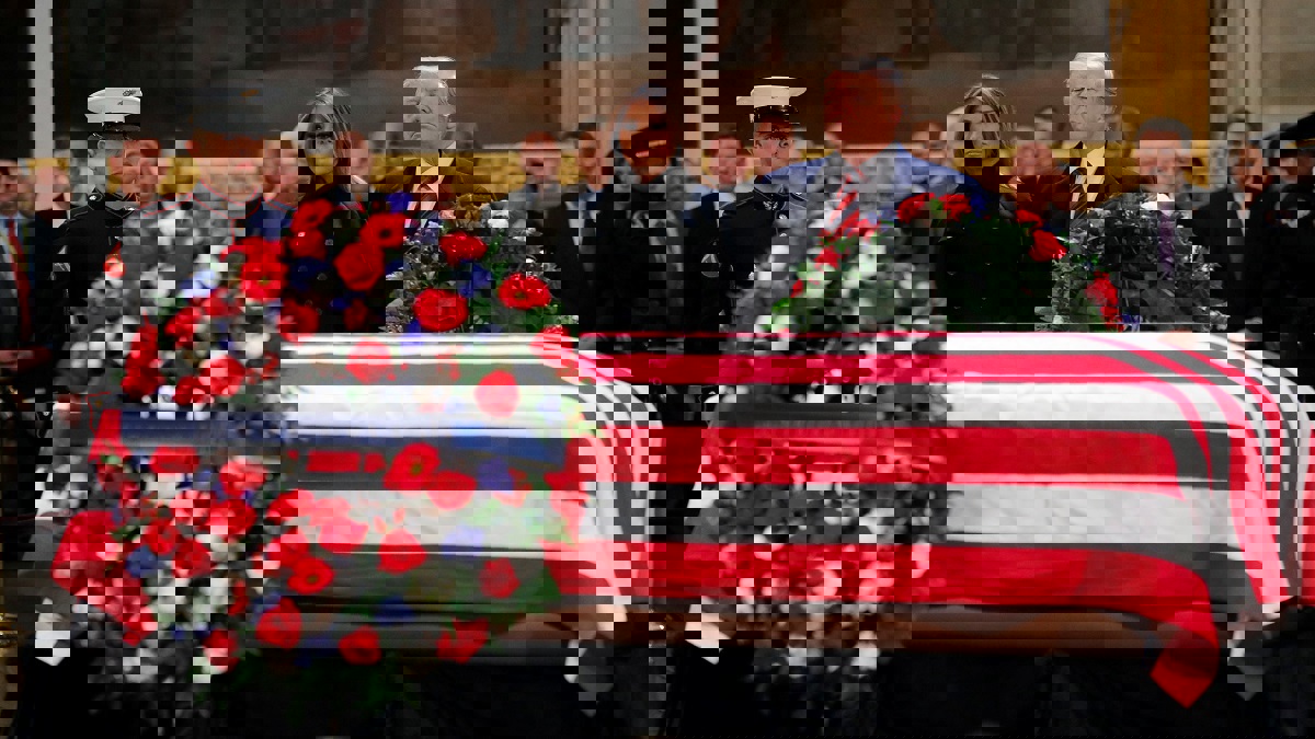 الأمريكيون يوَدعون الرئيس الراحل بوش الأب في مبنى الكونغرس