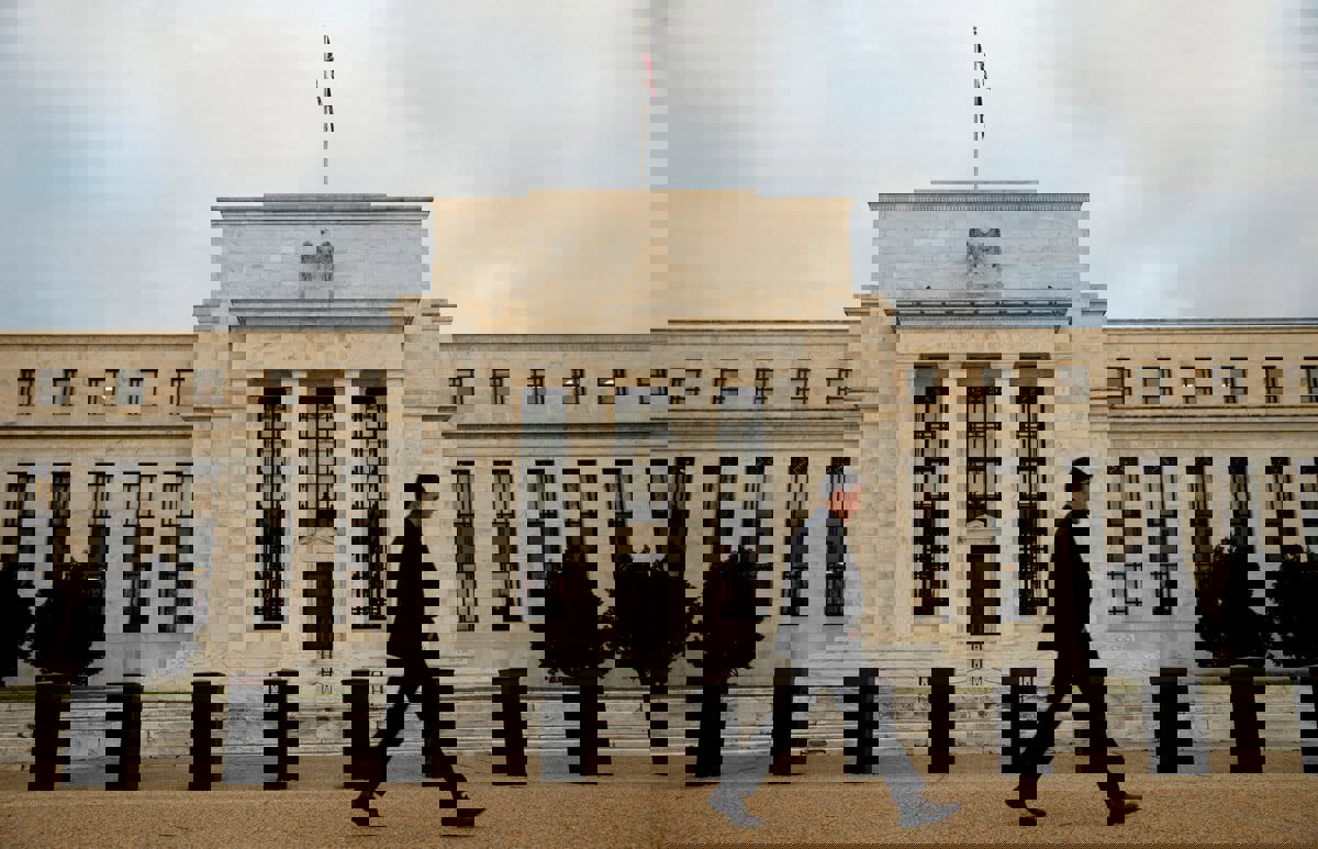 تراجع الدولار بعد بيانات عززت توقعات خفض أسعار الفائدة في أمريكا‎