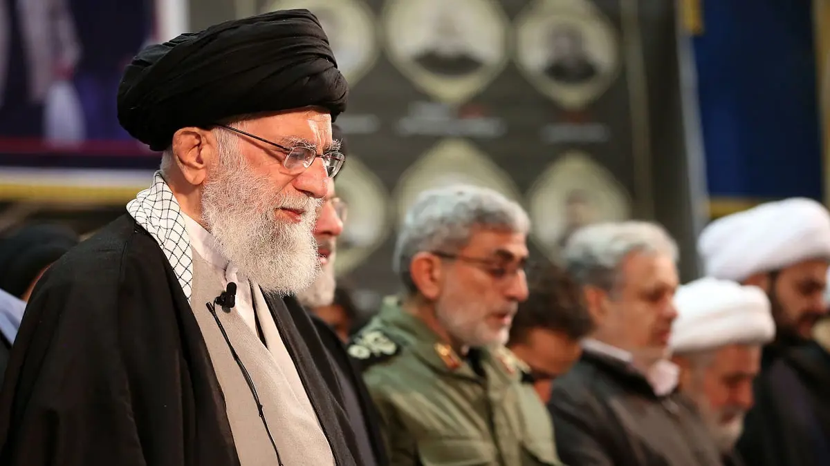 غضب واسع في إيران بسبب تناقض النظام واستغلال خامنئي وروحاني تظاهرات الأمريكيين عقب مقتل فلويد