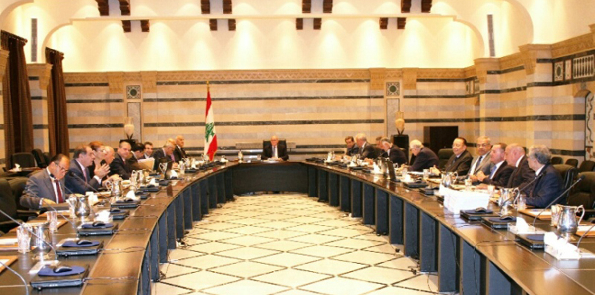 جلسة صورية للحكومة اللبنانية تفاقم الأزمات بدلًا من حلها