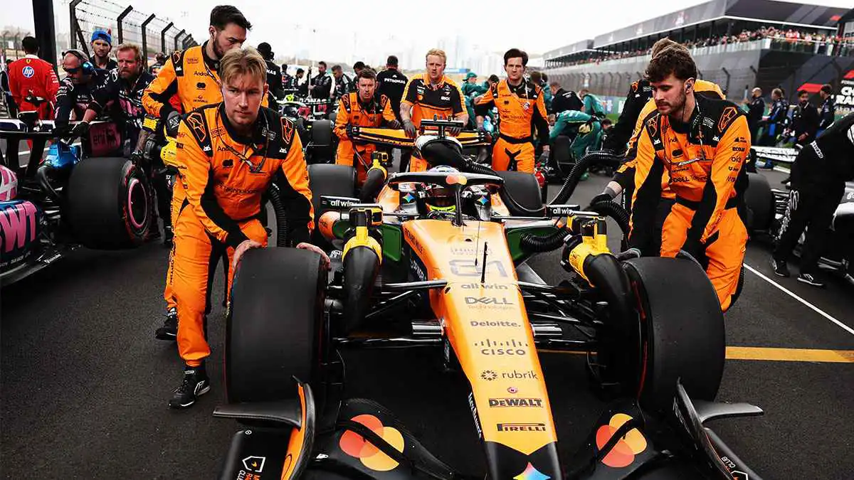 سيارتا مكلارين تنسحبان من سباق الصين لـ"فورمولا 1" قبل انطلاقه