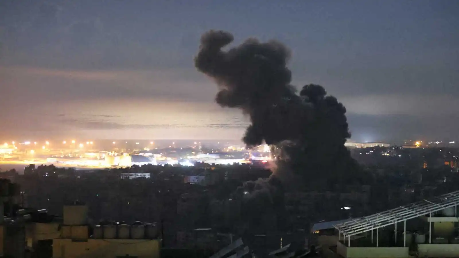 غارات إسرائيلية تستهدف مواقع لحزب الله جنوبي لبنان (فيديو)