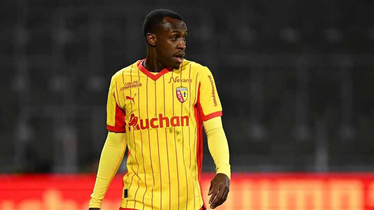 وكيله أعلنها.. سر فشل عودة سعود عبد الحميد إلى الهلال السعودي 