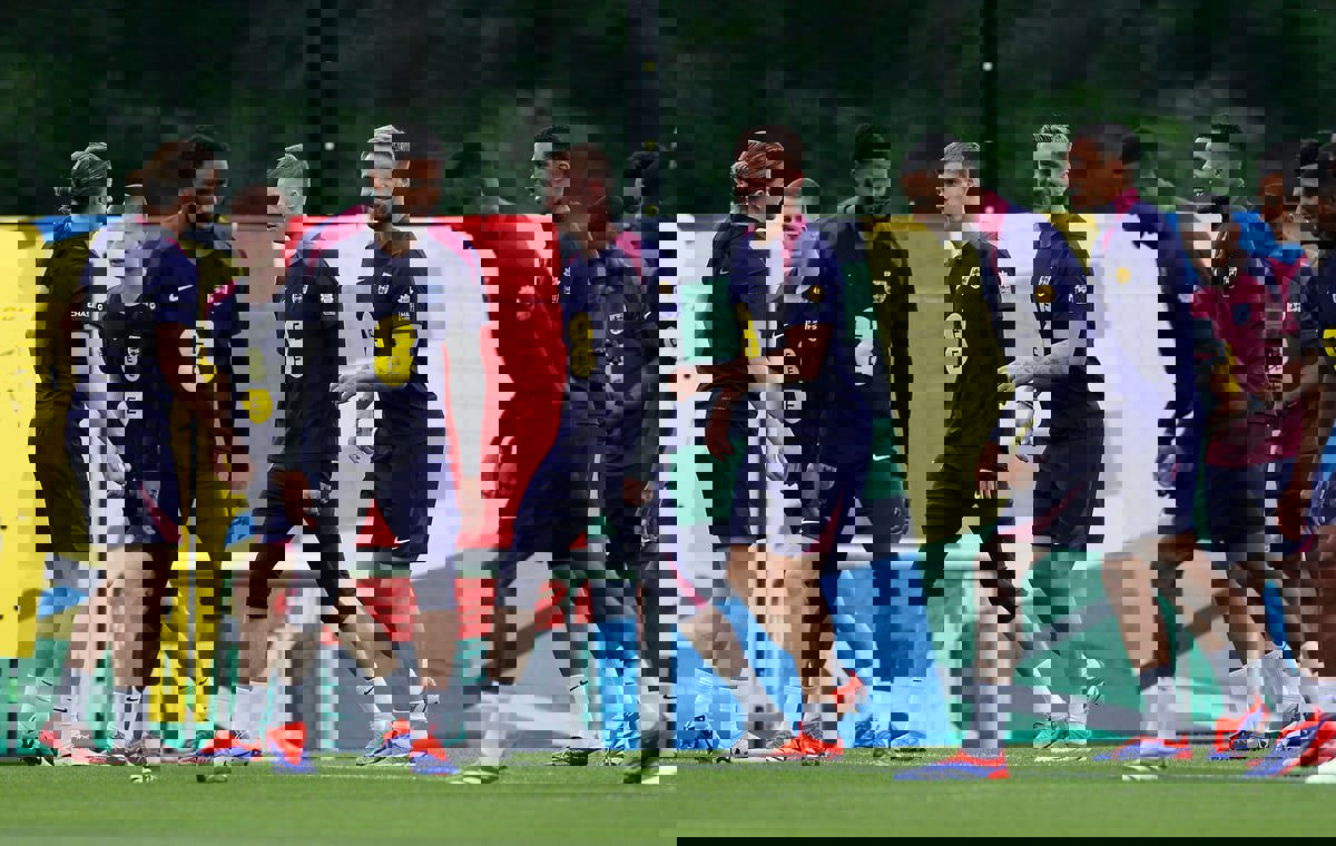 مفاجأة غير سارة تهدد مشاركة نجم إنجلترا في ثمن نهائي يورو (صور) 