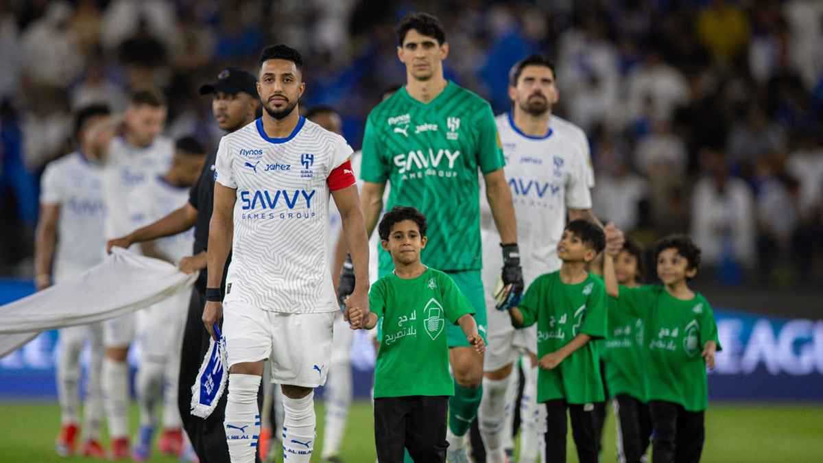 الهلال يتخذ خطوة مهمة تجاه 3 لاعبين