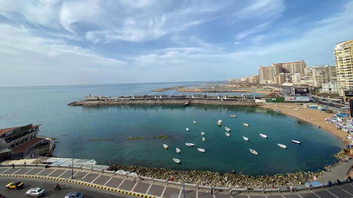 مصر.. إحباط تهريب 448 قطعة أثرية نادرة (صور)