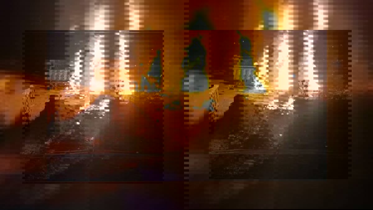 كارثة جديدة في لبنان.. أكثر من 22 قتيلا بانفجار صهريج وقود في عكار (فيديو)