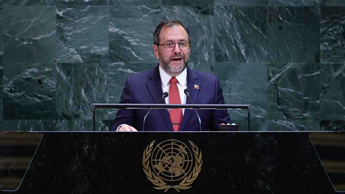 فنزويلا تعلق على الموقف الروسي الداعم في مواجهة التهديد الأمريكي