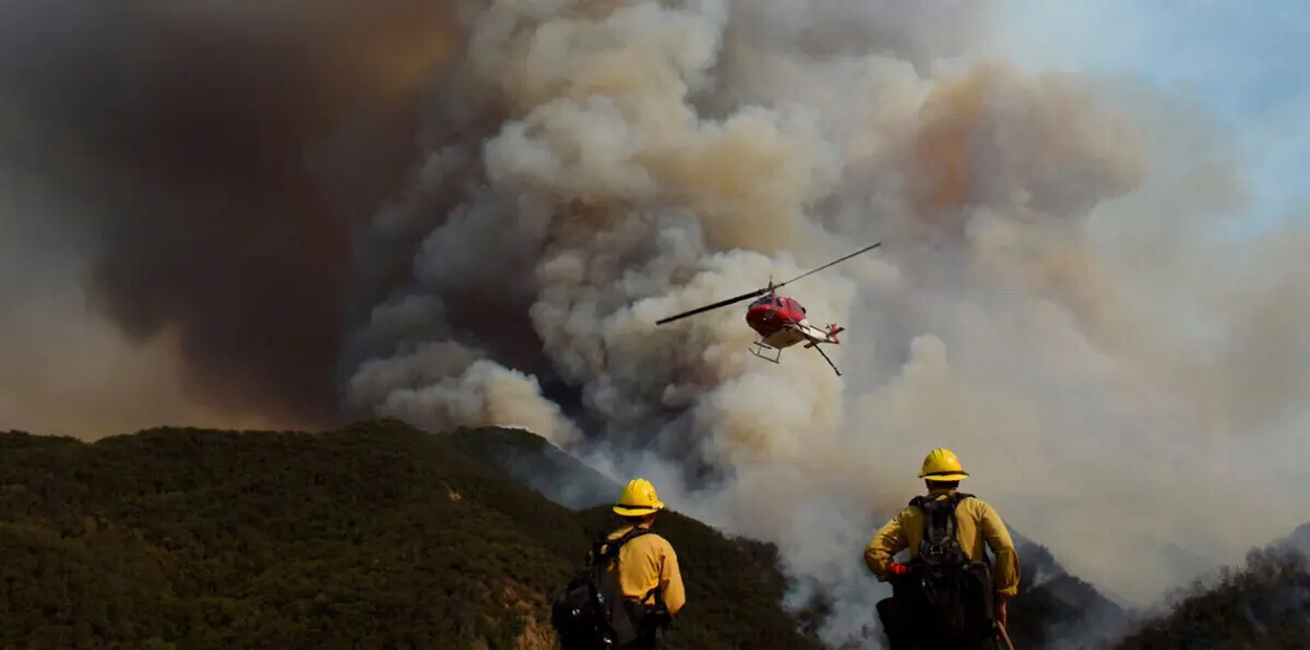الحرائق تجتاح الغرب الأمريكي وتشرد المئات