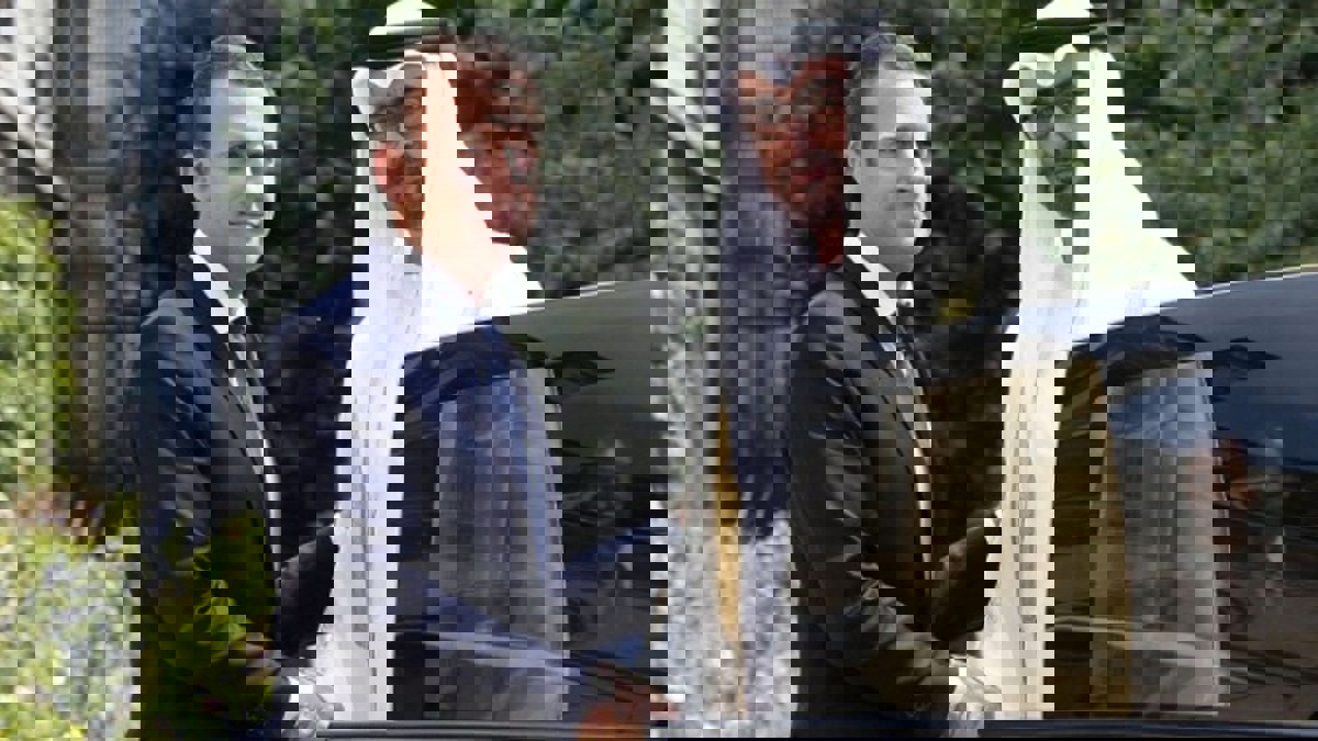 محمد بن زايد وماكرون يؤكدان على التعاون في محاربة التطرف والإرهاب