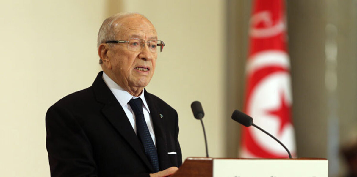 السبسي يطرح مبادرة جديدة لحل أزمة نداء تونس بعد فشل المصالحة