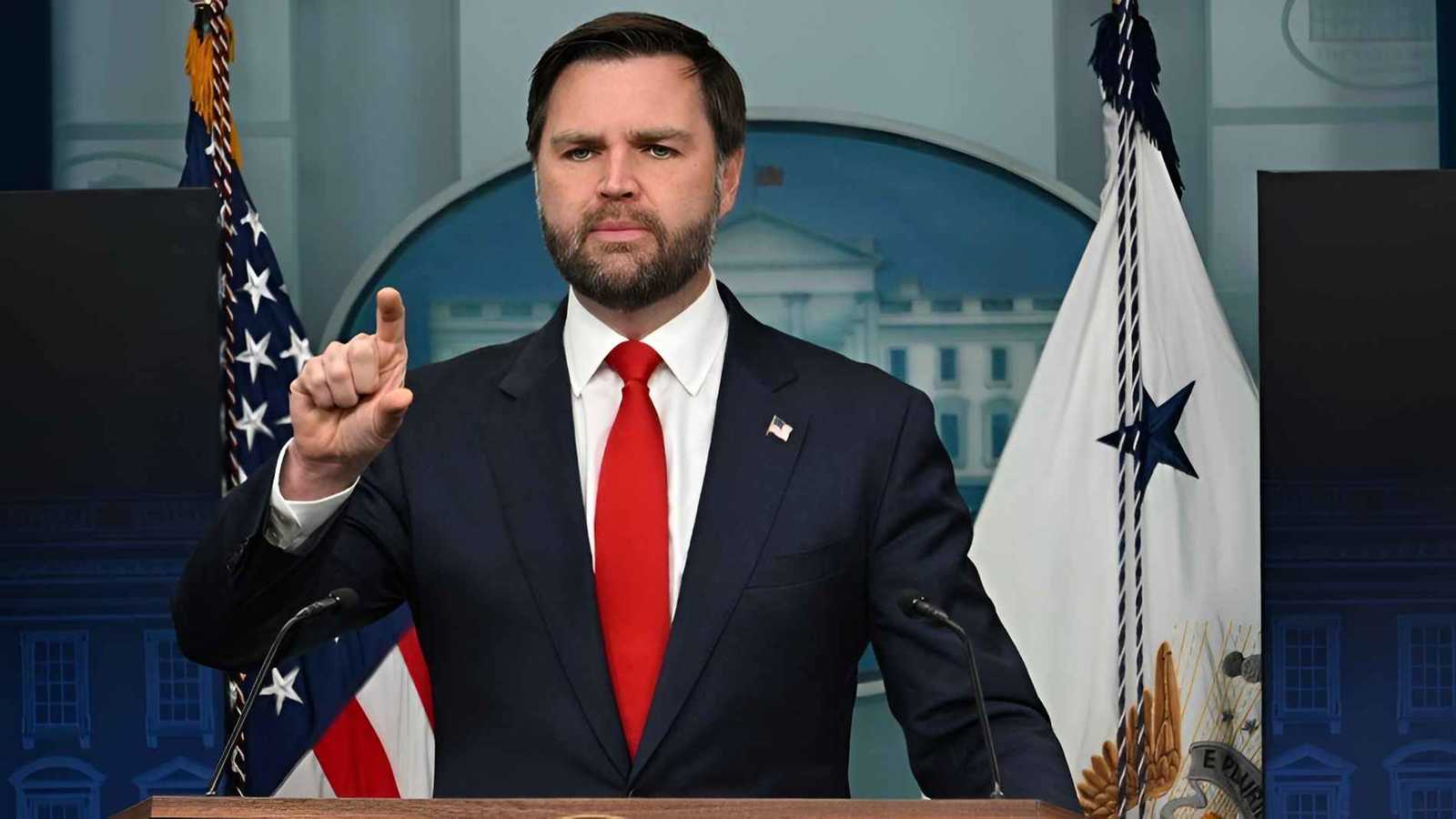 فانس يحذر من "كارثة" قد تشهدها أمريكا خلال عطلة "عيد الشكر" (فيديو)