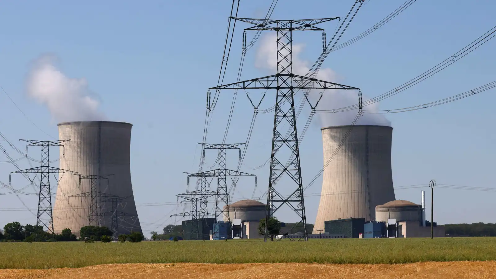 ‎ كهرباء نووية لمواجهة لهيب النفط الإيراني.. ما هي "خطة باريس"؟