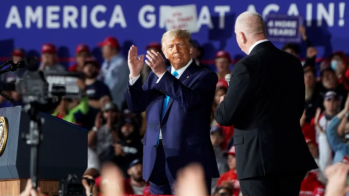 قنبلة انتخابية.. "نيويورك تايمز" تنشر معلومات تكشف خسائر ترامب المزمنة وتهربه الضريبي