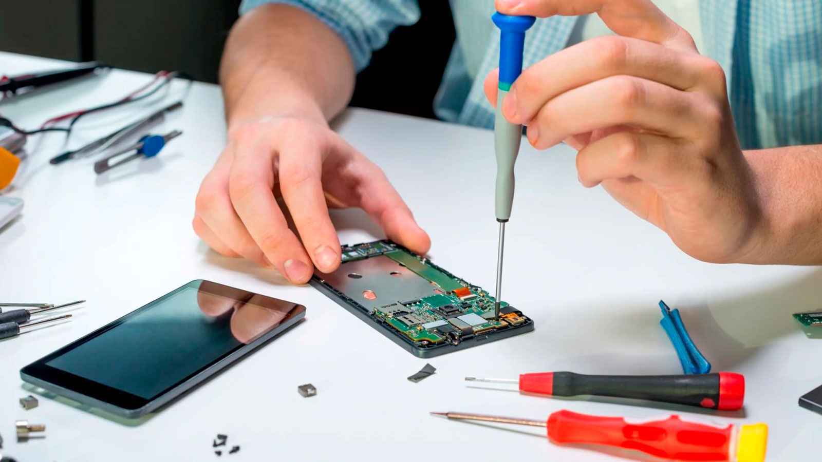 هل يُعد شراء أجهزة "Refurbished" مجديًا؟