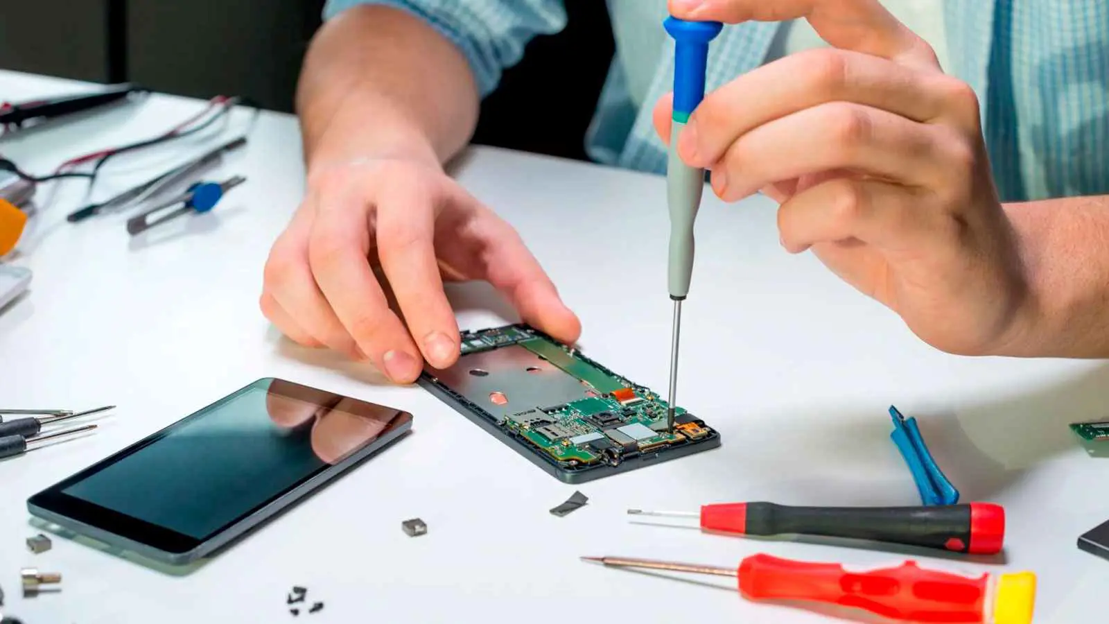 هل يُعد شراء أجهزة "Refurbished" مجديًا؟