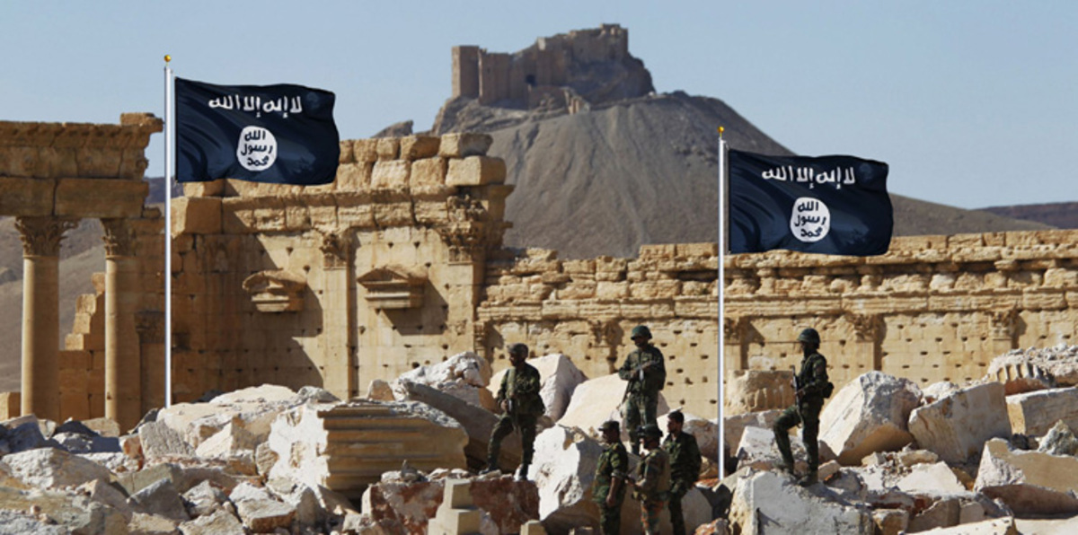 العبادي يأمر بضربات جوية لمواقع داعش في سوريا