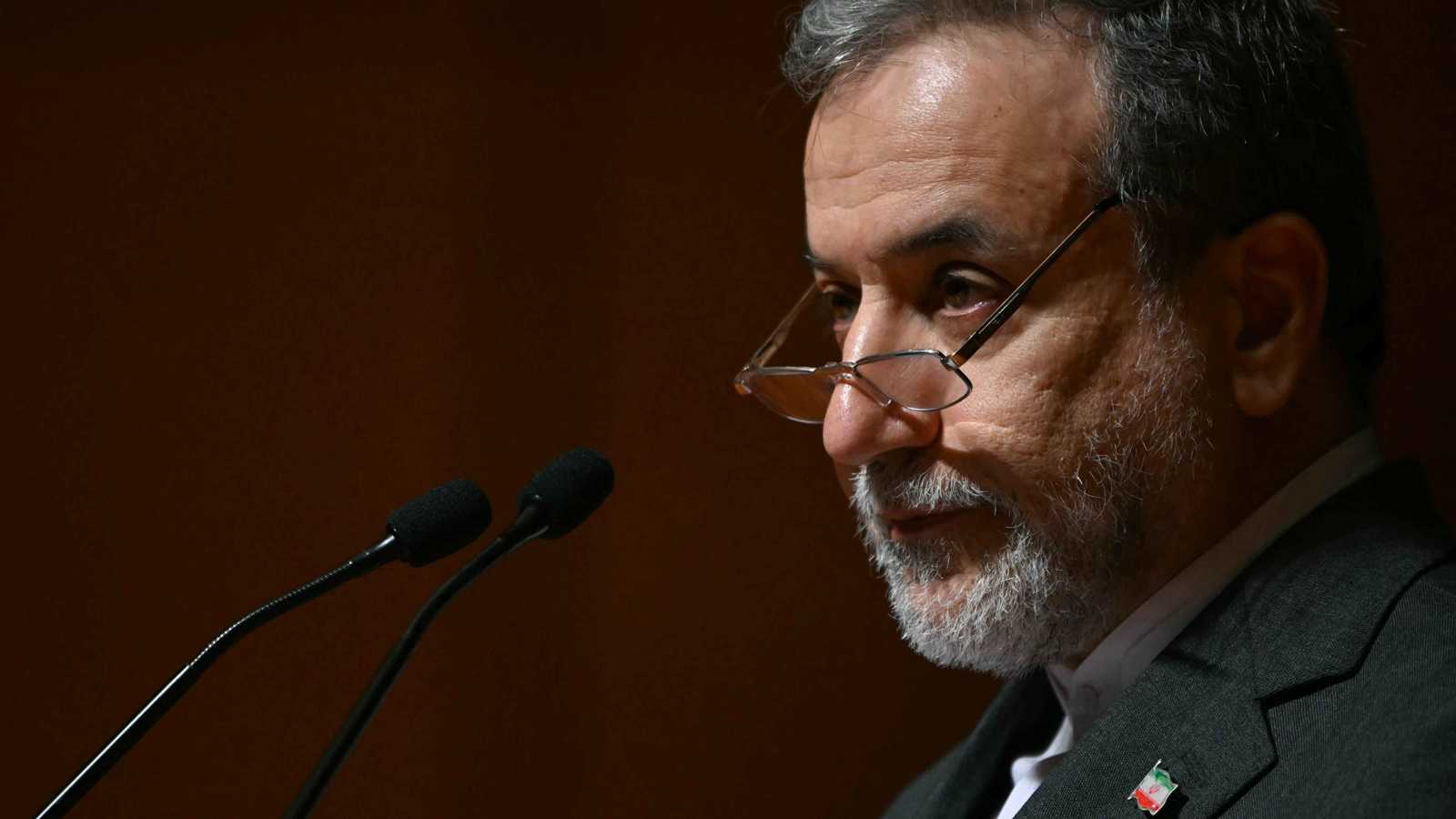 عراقجي: إيران تعمل مع موسكو وبكين لتجنب عقوبات أوروبية محتملة