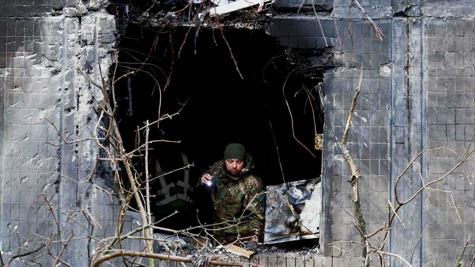 لمناقشة إنهاء الحرب.. ترامب يرسل وفد "تقصي حقائق" إلى كييف