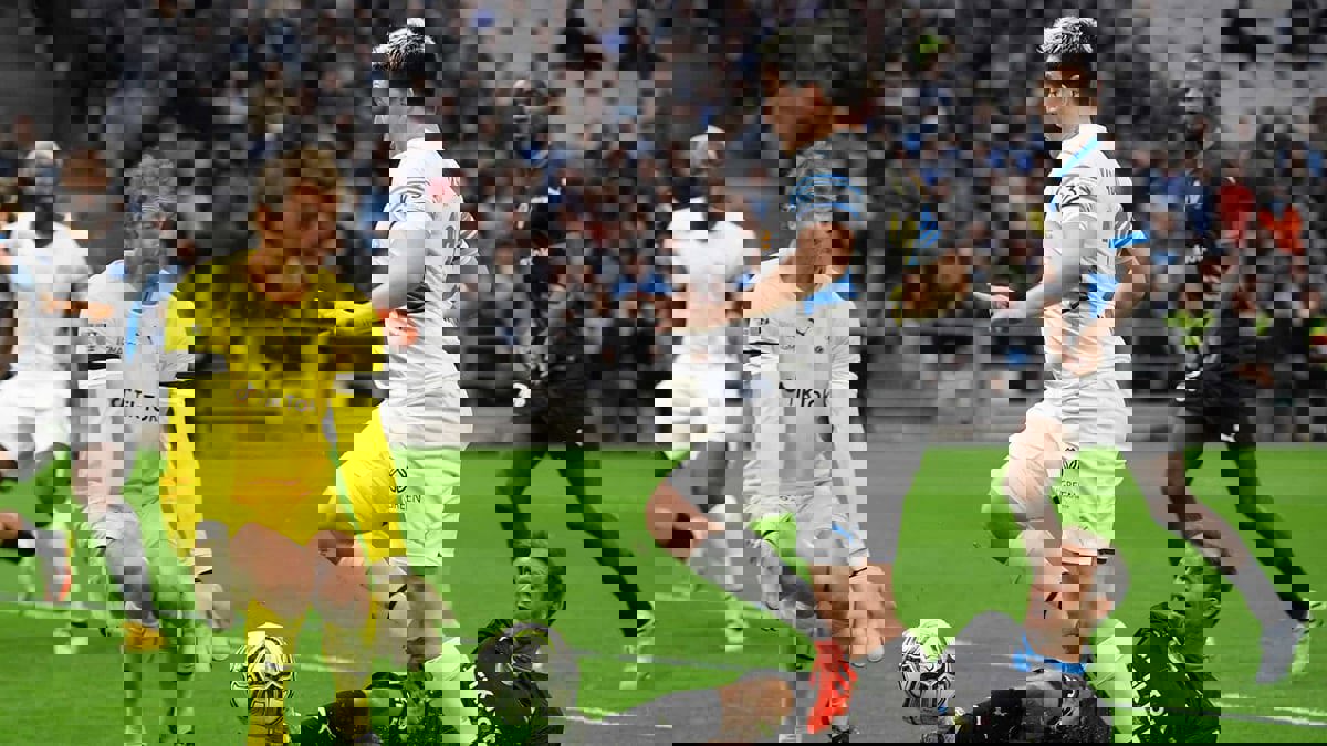 سمير نصري يظهر بوزن زائد للغاية بعد أسبوعين من اعتزاله (فيديو وصور)