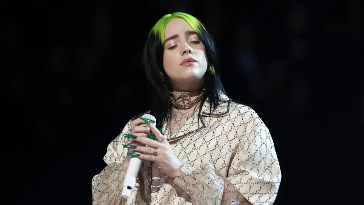 بيلي إيليش تطلق أغنية فيلم جيمس بوند الجديد (فيديو)