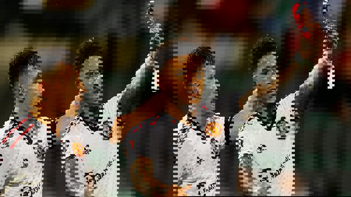 لفتة طيبة من سانشو تجاه أحد مشجعي مانشستر يونايتد الصغار (فيديو)