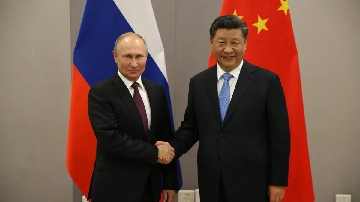 خلال زيارته لروسيا.. هل ينجح شي جين بينغ في تكريس نفسه كـ"صانع سلام"؟