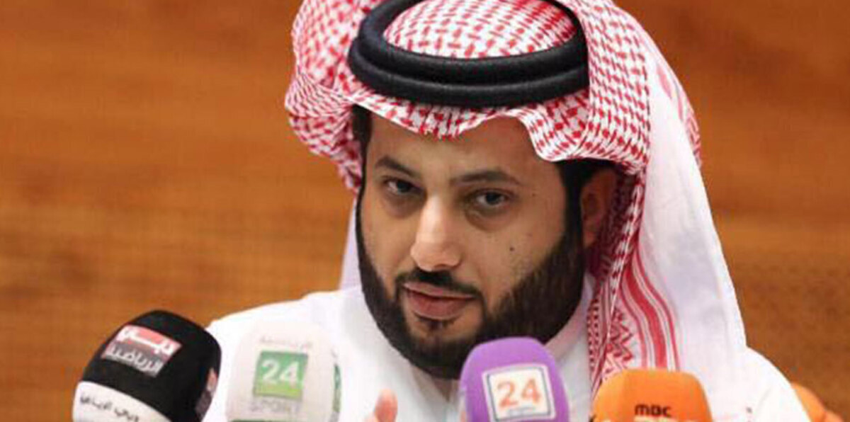 إعلامي سعودي يسخر من تصريح تركي آل الشيخ "أقزام آسيا" ثم يحذف تغريدته.. لماذا؟ (صورة)