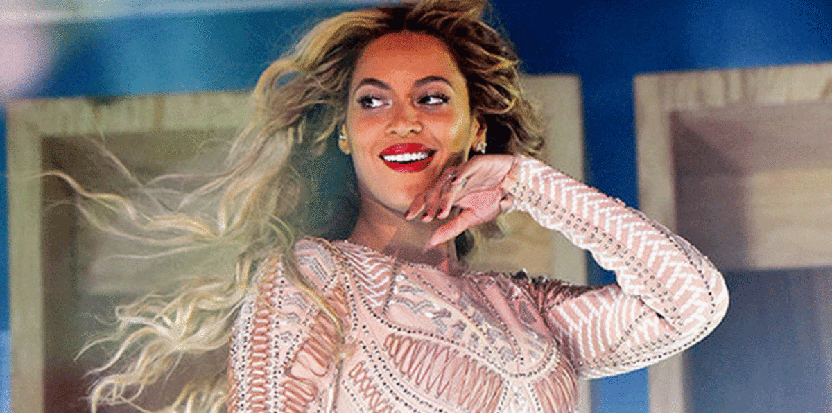 رسائل بيونسيه السياسية في عرض فني تجتاح الانترنت (صور)