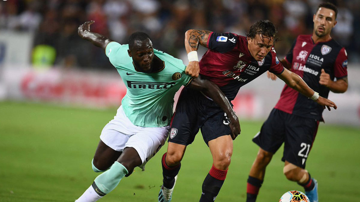 لوكاكو ضحية جديدة للهتافات العنصرية خلال مباراة إنتر ميلان وكالياري (فيديو)