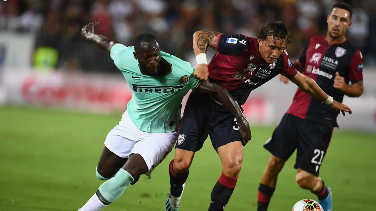 لوكاكو ضحية جديدة للهتافات العنصرية خلال مباراة إنتر ميلان وكالياري (فيديو)