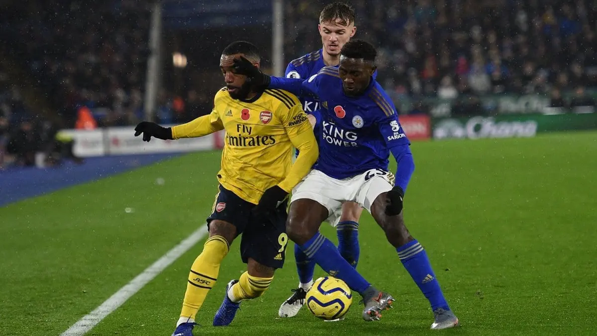 لاعب ليستر سيتي يرد على اهتمام مانشستر يونايتد