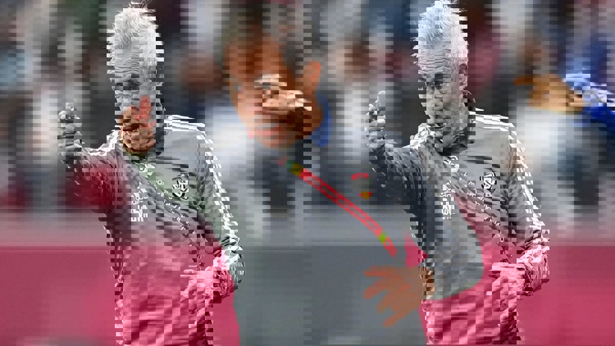 رسميا.. إقالة فان مارفيك من تدريب منتخب الإمارات